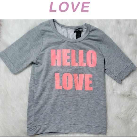 Love Tops - 🌼Love Short Sleeve Top Sz Small